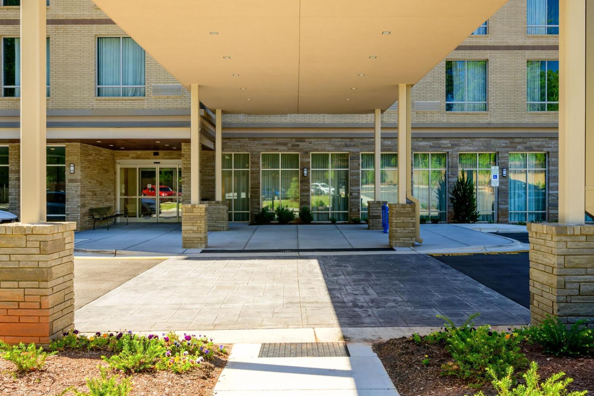 Courtyard By Marriott Raleigh Cary Crossroads Hotell Eksteriør bilde