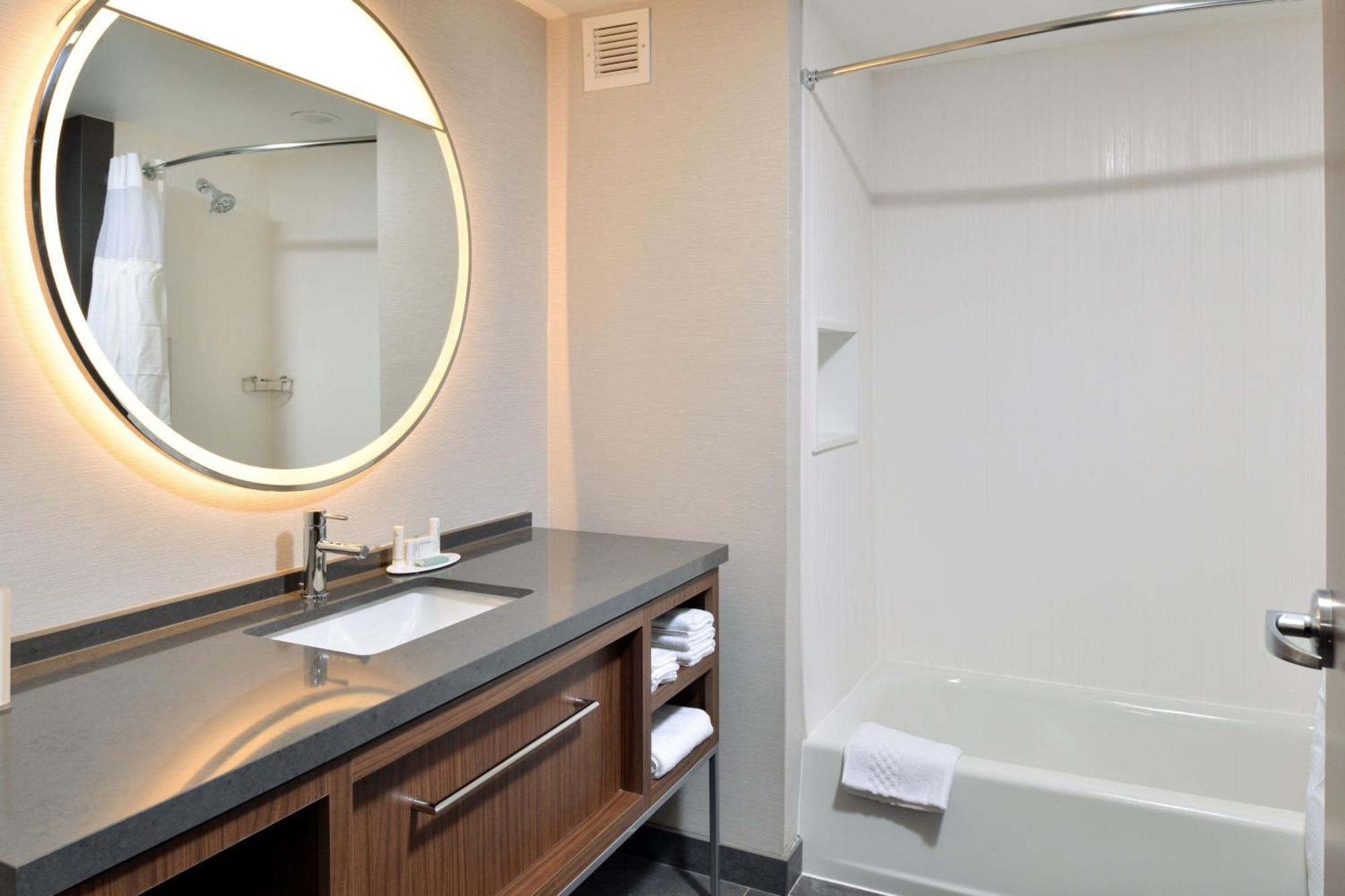 Courtyard By Marriott Raleigh Cary Crossroads Hotell Eksteriør bilde